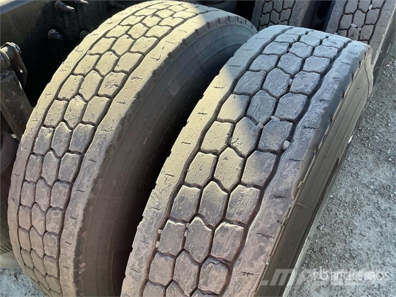 Volvo VNL760 وحدات الجر