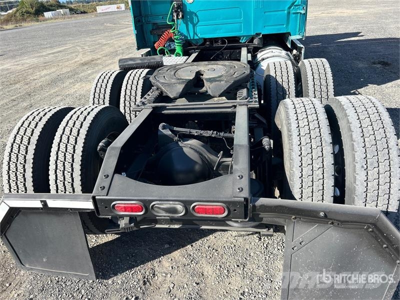 Volvo VNL780 6x4 T/A Sleeper Truck Tractor Tractor Units