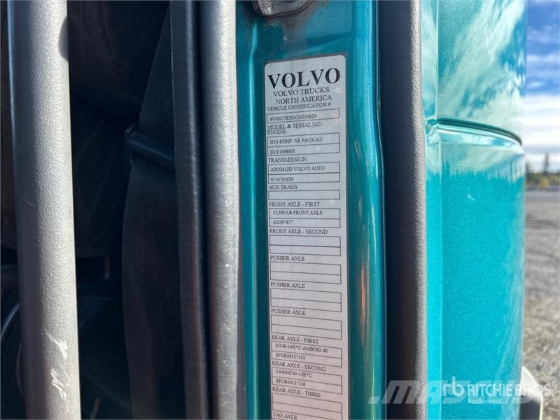 Volvo VNL780 6x4 T/A Sleeper Truck Tractor Tractor Units