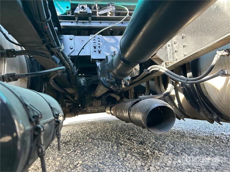 Volvo VNL780 6x4 T/A Sleeper Truck Tractor Tractor Units