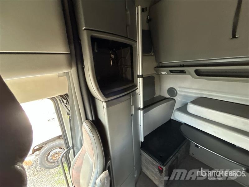 Volvo VNL860 Sattelzugmaschinen