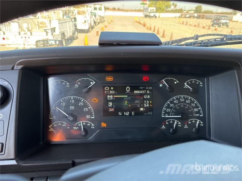 Volvo VNL860 Prime Movers