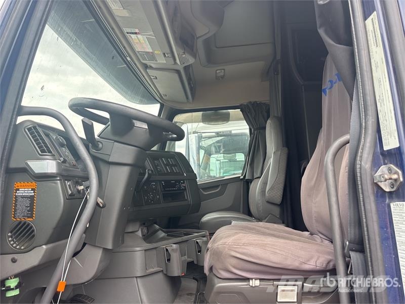 Volvo VNL860 Prime Movers