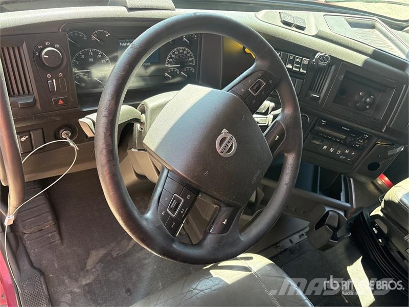 Volvo VNL860 Vilcēji