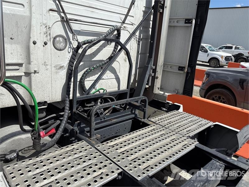 Volvo VNL860 Tegljači