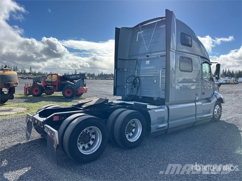 Volvo VNL860 Sattelzugmaschinen