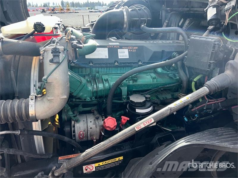 Volvo VNL860 Sattelzugmaschinen