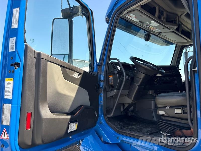 Volvo VNL860 Dragbilar