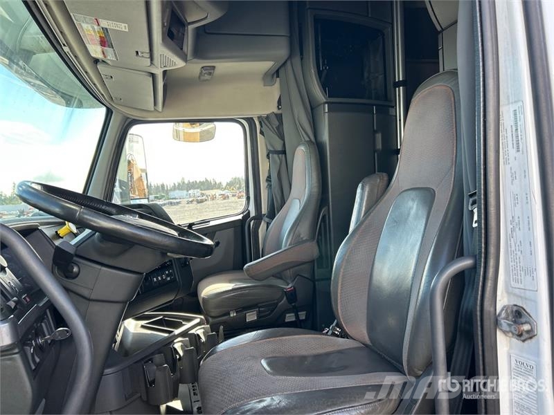 Volvo VNL860 Sattelzugmaschinen