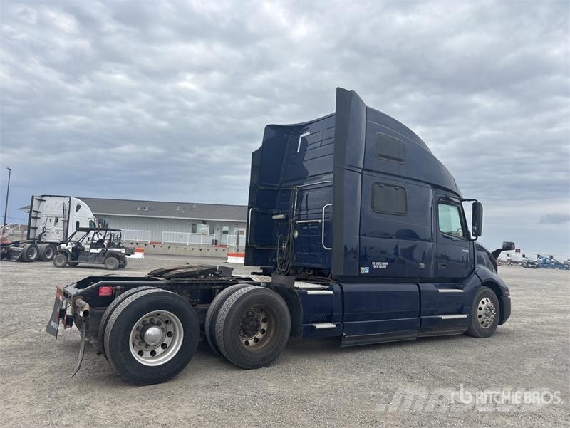 Volvo VNL860 Prime Movers