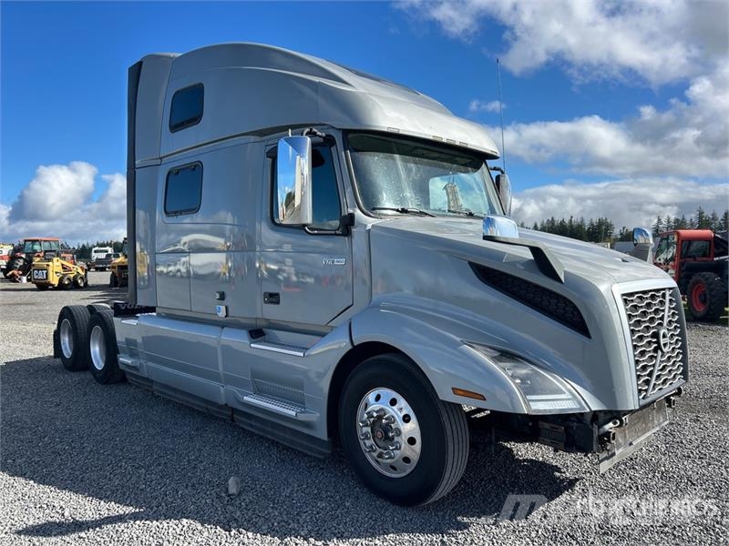 Volvo VNL860 Sattelzugmaschinen