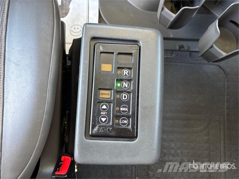 Volvo VNL860 Prime Movers