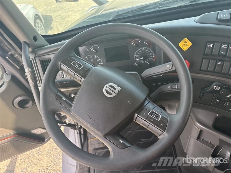 Volvo VNL860 Prime Movers