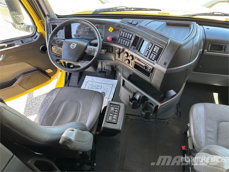 Volvo VNL860 Prime Movers