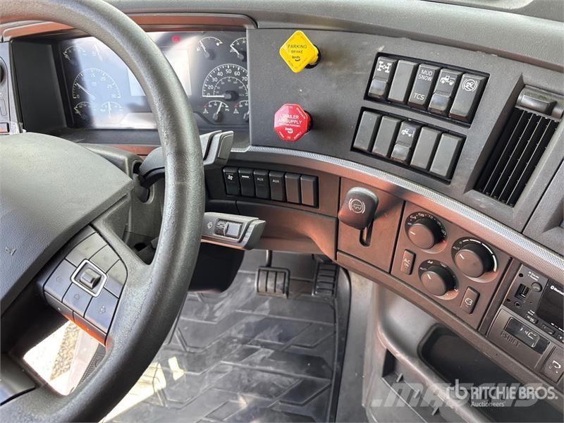 Volvo VNL860 Tegljači