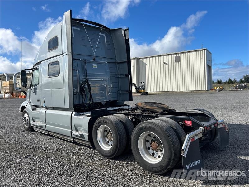 Volvo VNL860 Sattelzugmaschinen