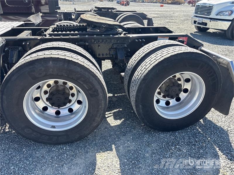 Volvo VNL860 Vlačilci