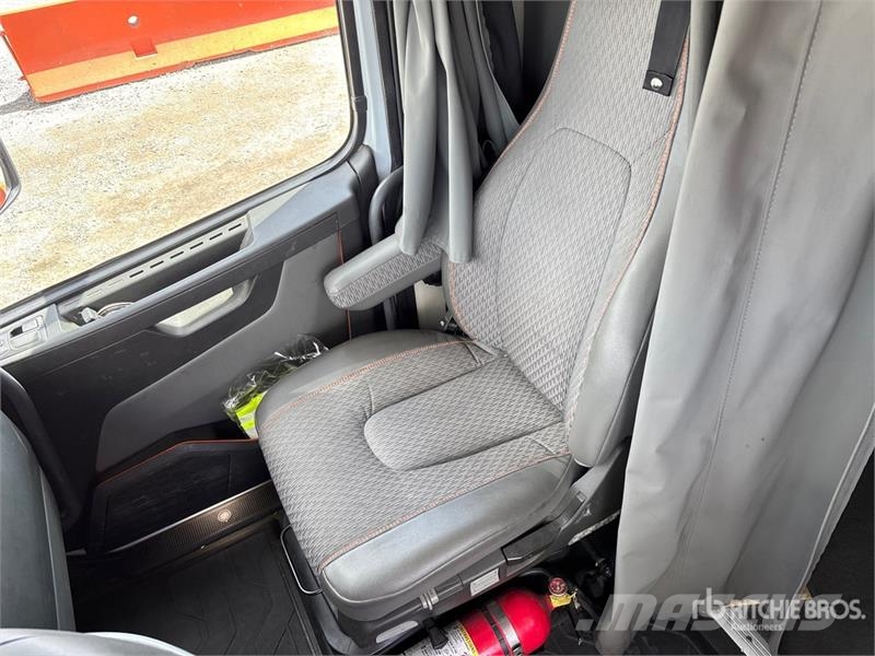 Volvo VNL860 Tegljači