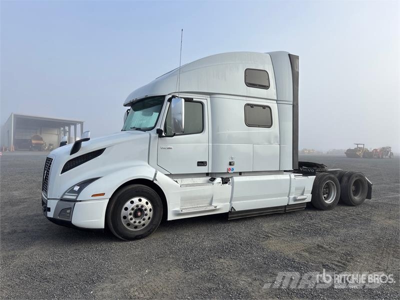 Volvo VNL860 Trekkers