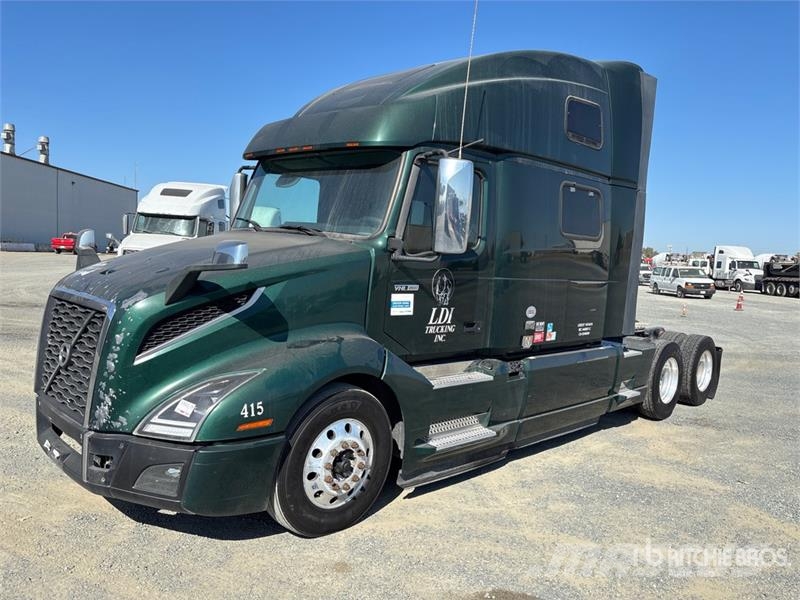 Volvo VNL860 6x4 T/A Sleeper Truck Tractor Motrici e Trattori Stradali