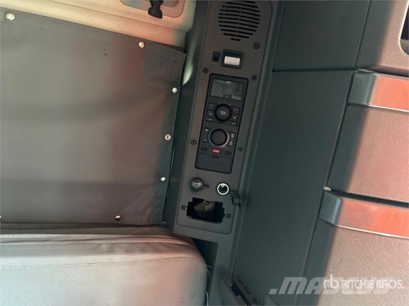 Volvo VNL860 6x4 T/A Sleeper Truck Tractor Motrici e Trattori Stradali
