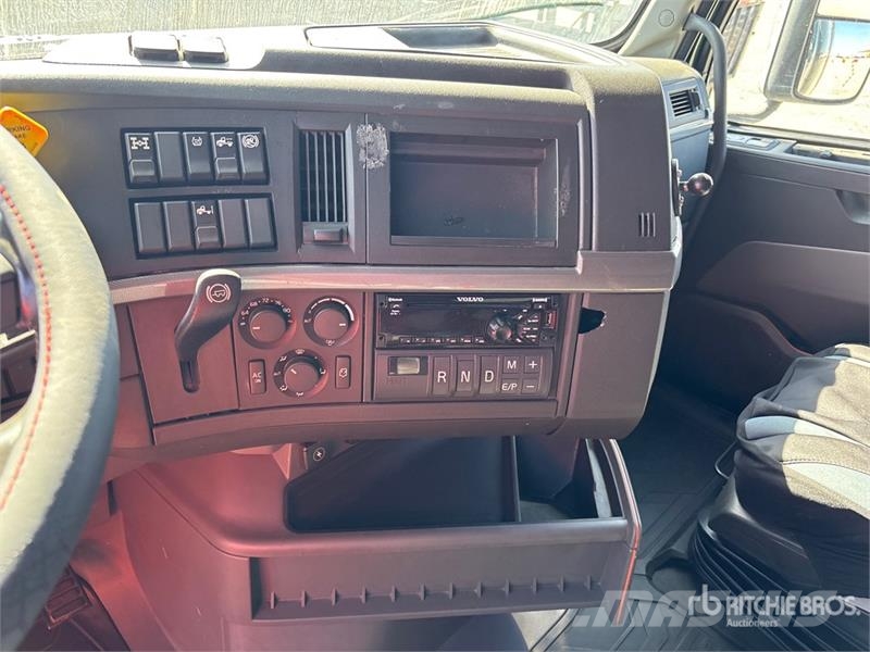 Volvo VNL860 6x4 T/A Sleeper Truck Tractor Motrici e Trattori Stradali