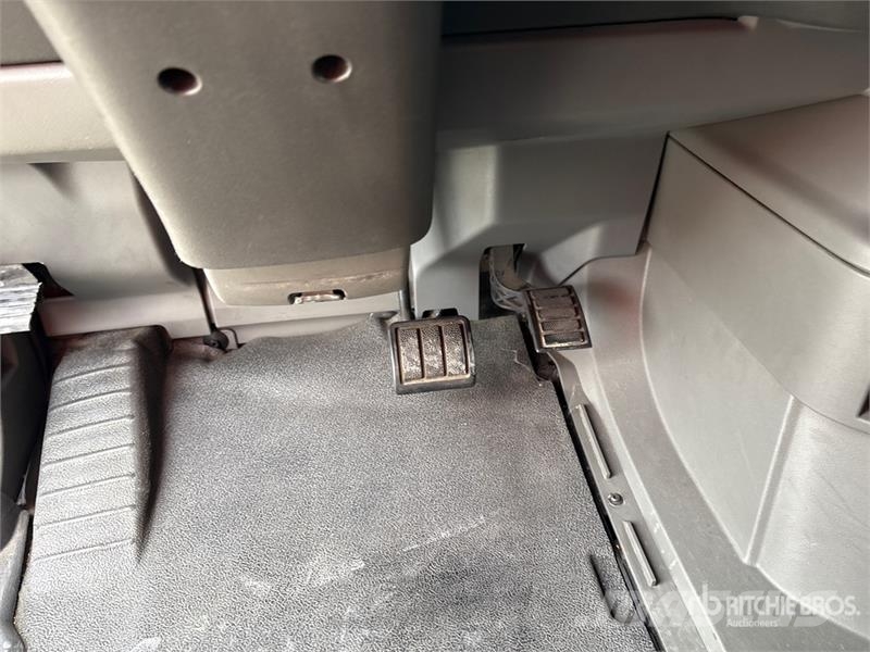Volvo VNL860 6x4 T/A Sleeper Truck Tractor 牵引车