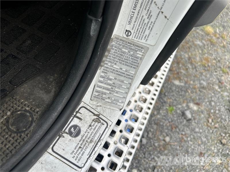 Volvo VNM 牵引车
