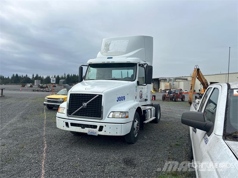 Volvo VNM 牵引车