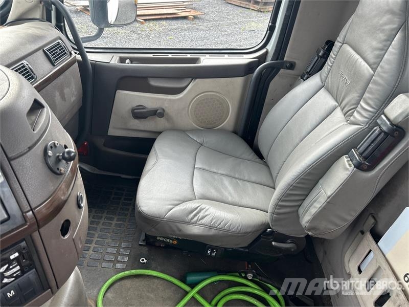 Volvo VNM 牵引车