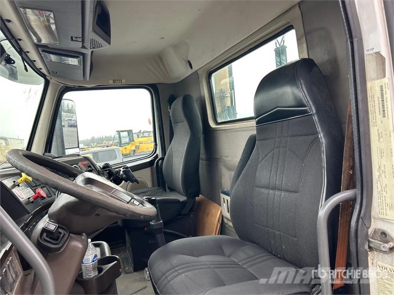 Volvo VNM Trekkers