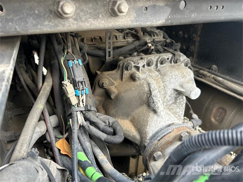 Volvo VNM 牵引车