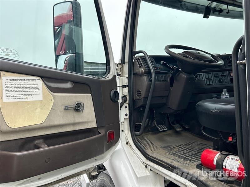 Volvo VNM Trekkers