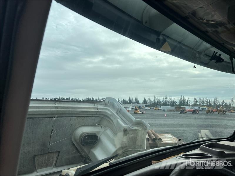 Volvo VNM 牵引车