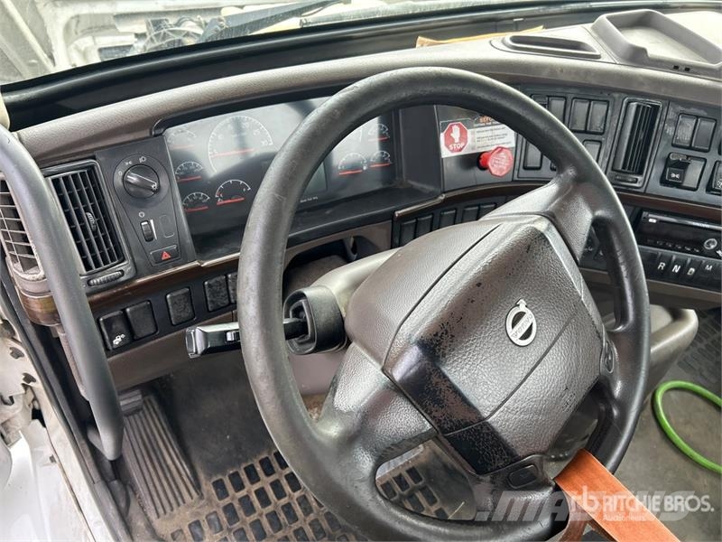 Volvo VNM 牵引车