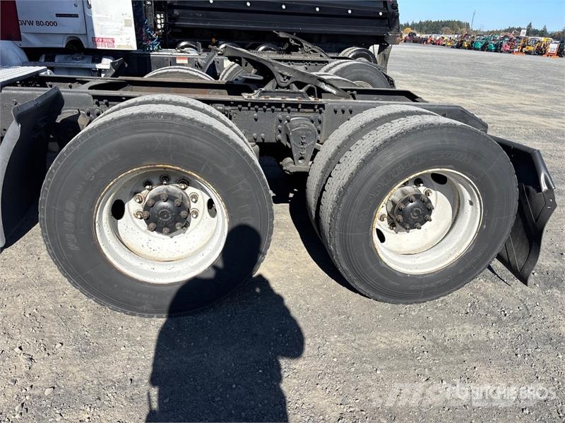 Volvo VNM وحدات الجر