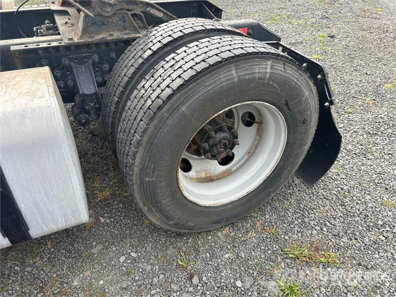 Volvo VNM 牵引车