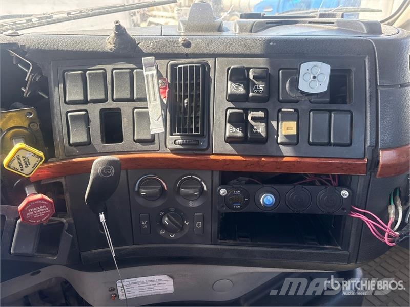 Volvo VNM Tracteur routier