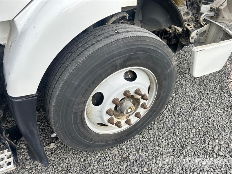 Volvo VNM 牵引车