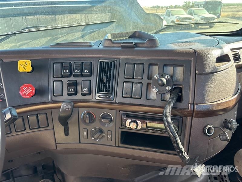 Volvo VNM Tahače