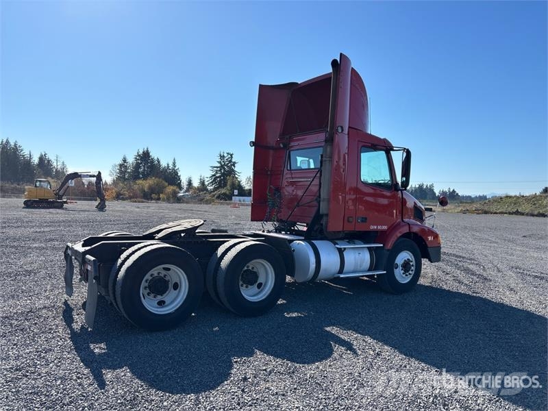 Volvo VNM وحدات الجر