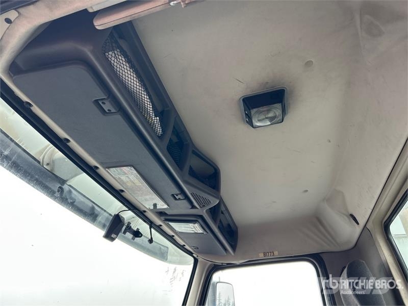 Volvo VNM Trekkers
