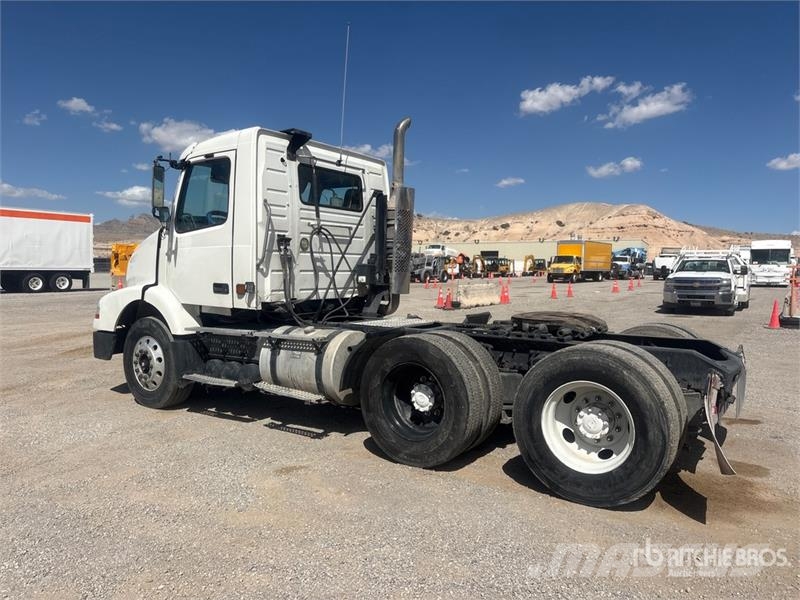 Volvo VNM Tracteur routier
