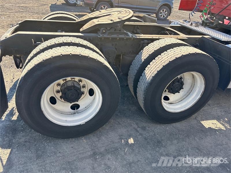 Volvo VNM وحدات الجر