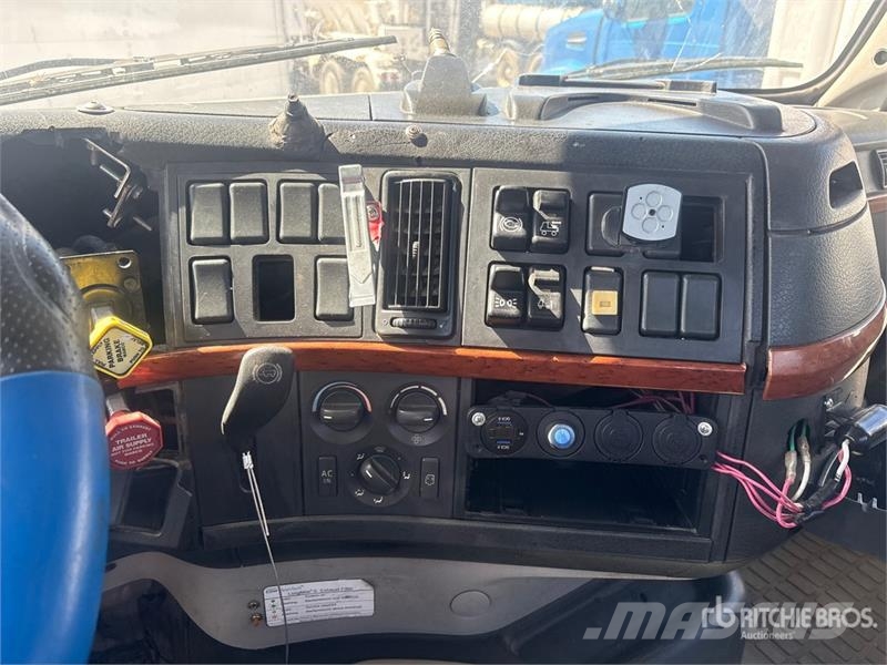 Volvo VNM Tracteur routier