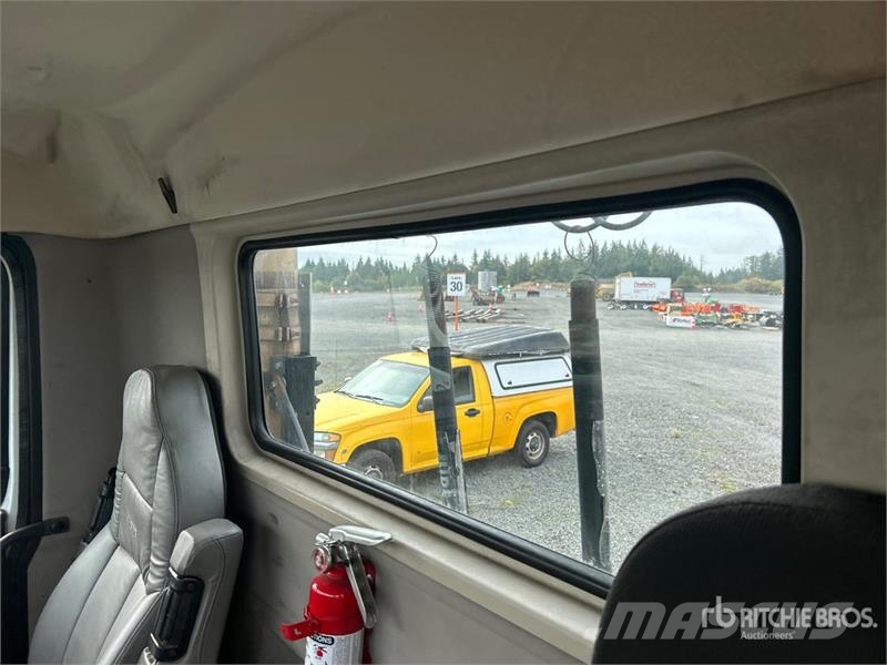 Volvo VNM 牵引车
