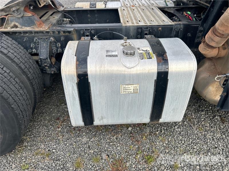 Volvo VNM 牵引车