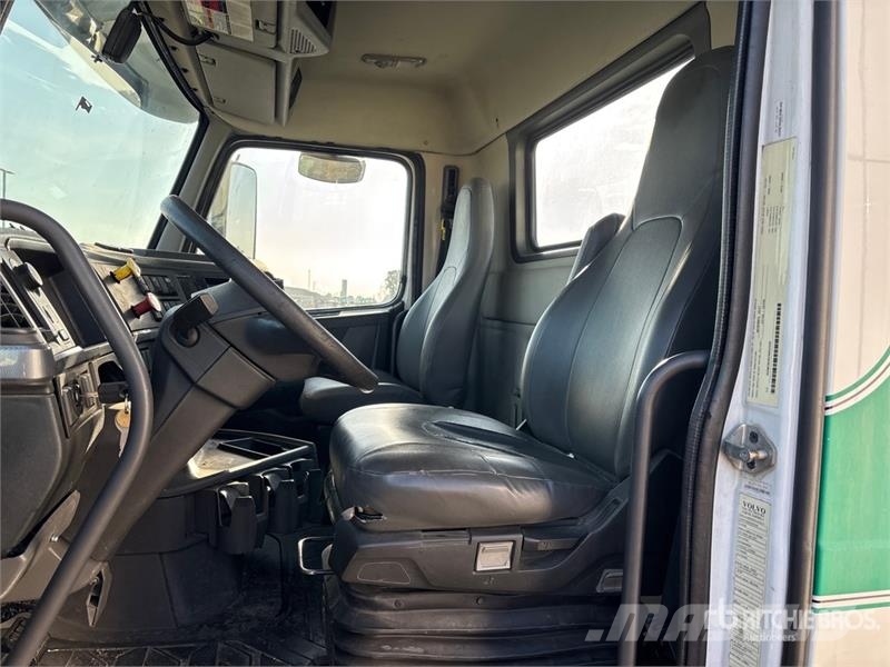 Volvo VNR 6x4 Cab and Chassis Ohjaamot ja sisustat