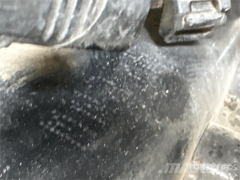 Volvo VNR640 6x4 T/A Sleeper Truck Tractor Cavalos mecânicos