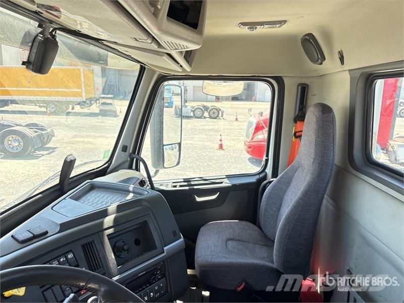 Volvo VNR64300 6x4 T/A Day Cab Truck Tractor Prime Movers